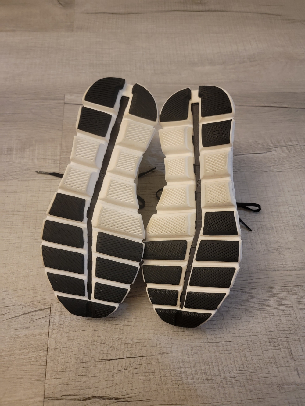 On Running Women's White and Black Athletic Shoes - Picture 5 of 9